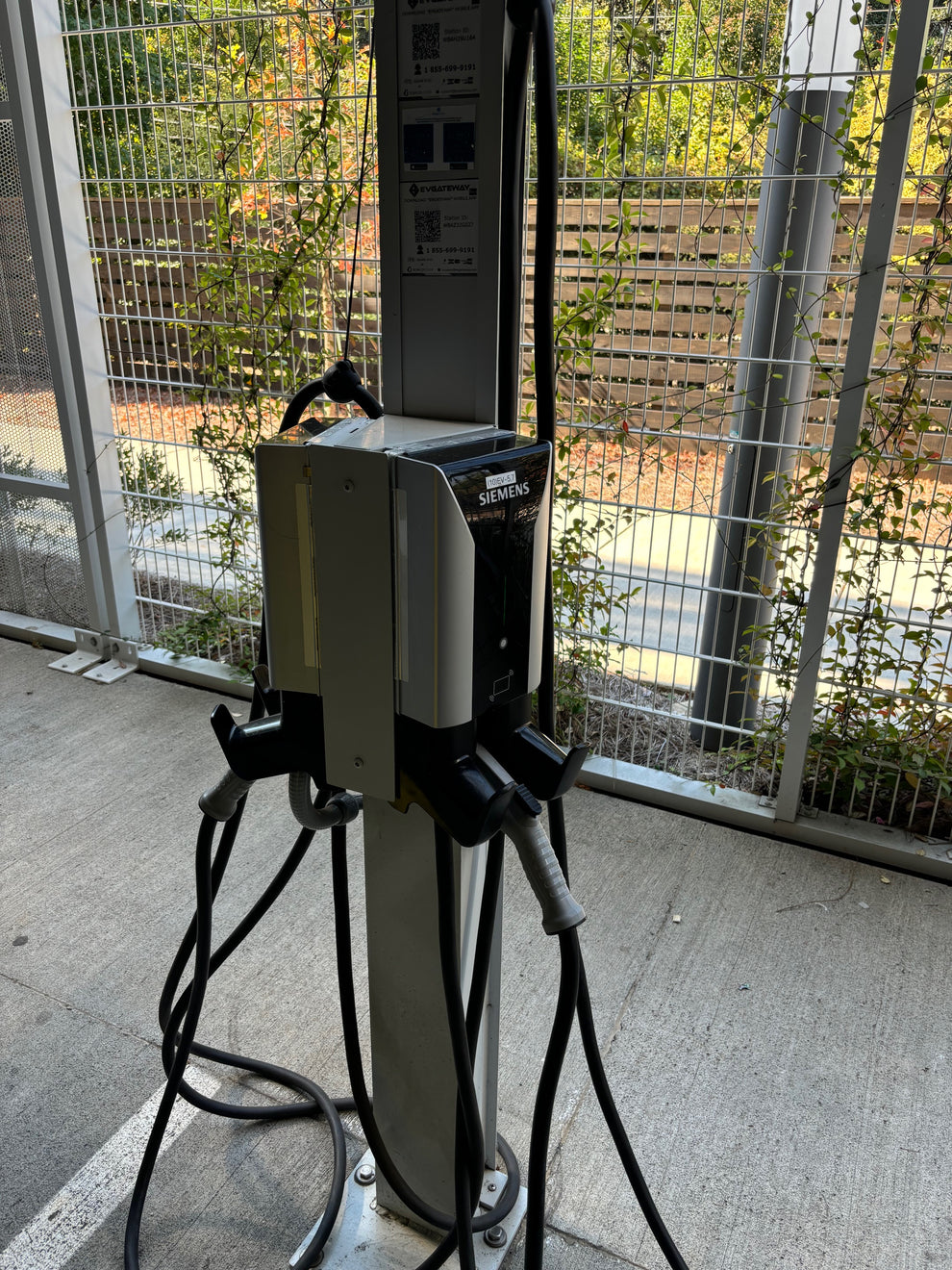 Dual Port Siemens Versicharge 11.5kw Level 2 EV Charger Charging Stati ...