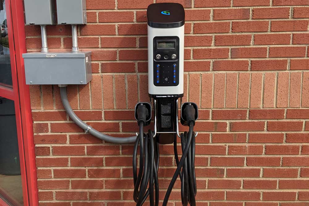 BLINK Series 7 Level 2 Commercial Smart EV Charging Station 48A w/ One Year LTE & Cloud Service (with Pedestal)